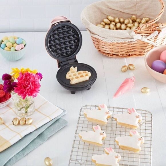 Dash Mini 4" Waffle Maker Non Stick  350 Watts pink bunny  Brand New! - Picture 5 of 7